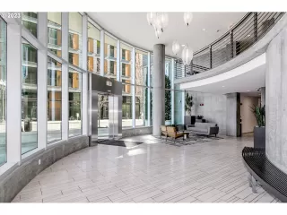 Photo #3: 23241313 Listing