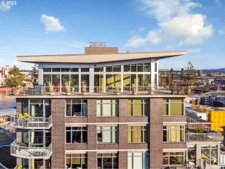 Photo #5: 23241313 Listing