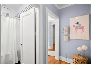 Photo #2: 23241936 Listing