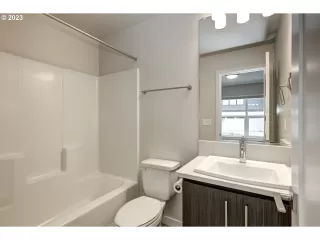 Photo #6: 23242134 Listing