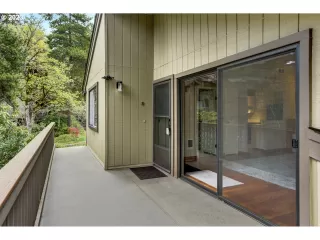 Photo #2: 23242273 Listing