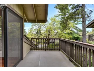 Photo #3: 23242273 Listing