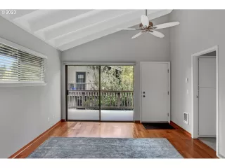 Photo #4: 23242273 Listing