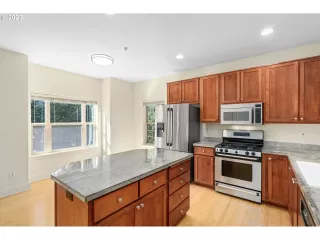 Photo #2: 23242795 Listing