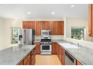 Photo #3: 23242795 Listing