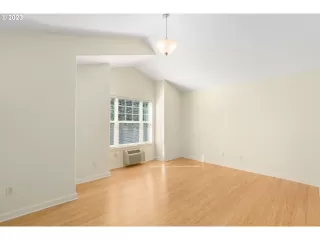 Photo #6: 23242795 Listing