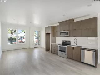Photo #2: 23244892 Listing