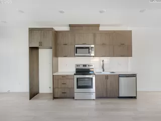 Photo #3: 23244892 Listing