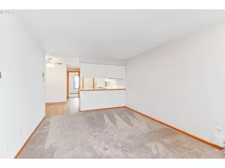 Photo #4: 23245179 Listing 