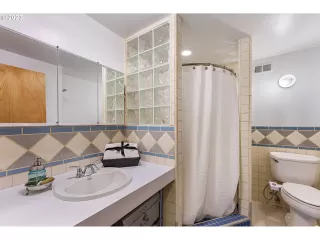 Photo #1: 23245244 Listing 