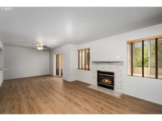 Photo #2: 23245420 Listing