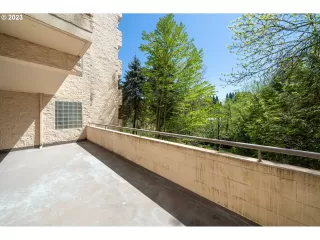 Photo #4: 23245420 Listing