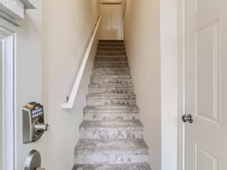 Photo #3: 23246146 Listing