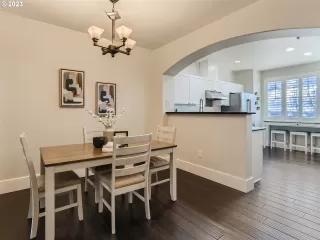 Photo #4: 23246146 Listing