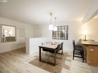 Photo #4: 23246604 Listing