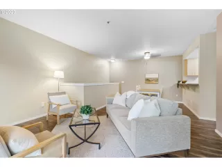 Photo #4: 23246623 Listing 