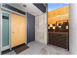 Photo #2: 23247721 Listing