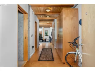 Photo #4: 23247721 Listing