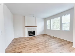 Photo #5: 23247996 Listing 