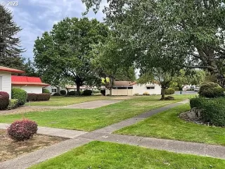 Photo #5: 23248135 Listing 