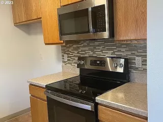 Photo #6: 23248135 Listing 