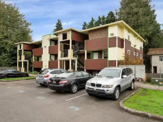 Photo #2: 23249230 Listing