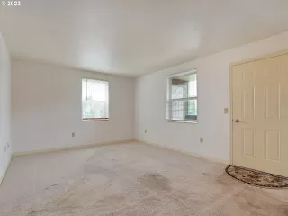 Photo #4: 23249230 Listing