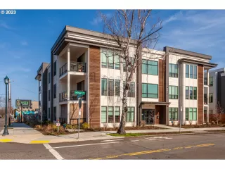 Photo #4: 23249897 Listing 