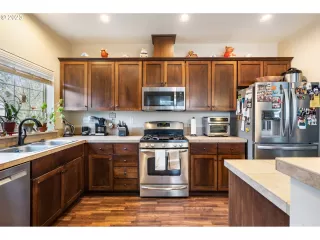 Photo #3: 23250018 Listing