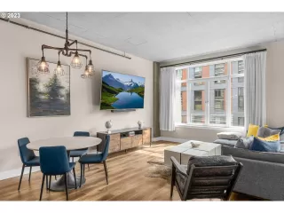 Photo #3: 23252113 Listing