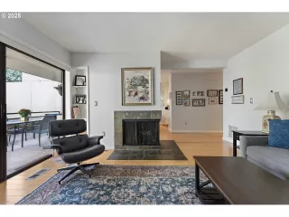 Photo #5: 232529892 Listing