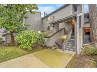 Photo #3: 23253265 Listing