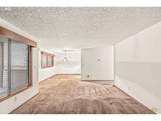 Photo #6: 23253265 Listing