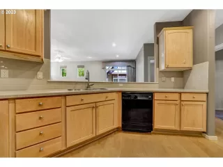 Photo #4: 23253808 Listing 