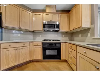 Photo #5: 23253808 Listing 