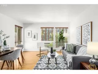 Photo #3: 23253896 Listing