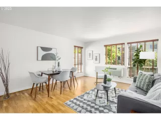 Photo #5: 23253896 Listing