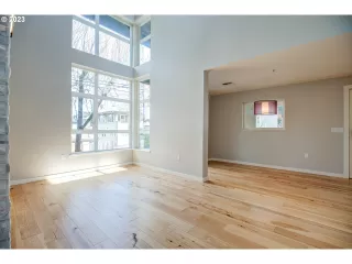 Photo #6: 23253921 Listing