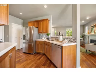 Photo #4: 23255127 Listing