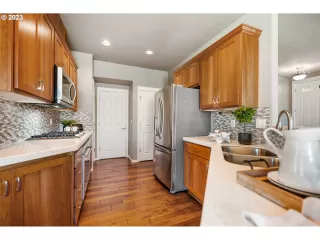 Photo #6: 23255127 Listing