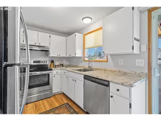 Photo #2: 23255834 Listing