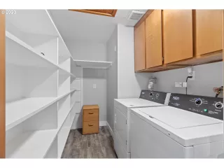 Photo #4: 23255834 Listing