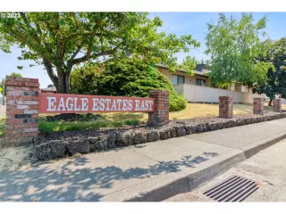 Photo #5: 23255834 Listing