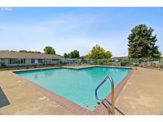 Photo #6: 23255834 Listing