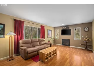 Photo #5: 23256280 Listing 