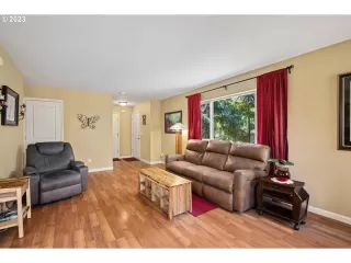 Photo #6: 23256280 Listing 