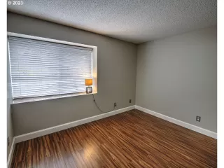 Photo #3: 23256335 Listing