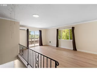 Photo #2: 23257418 Listing
