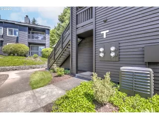 Photo #3: 23258030 Listing