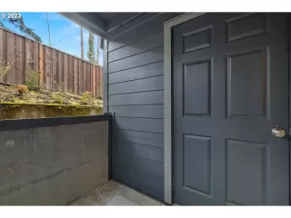 Photo #4: 23258659 Listing